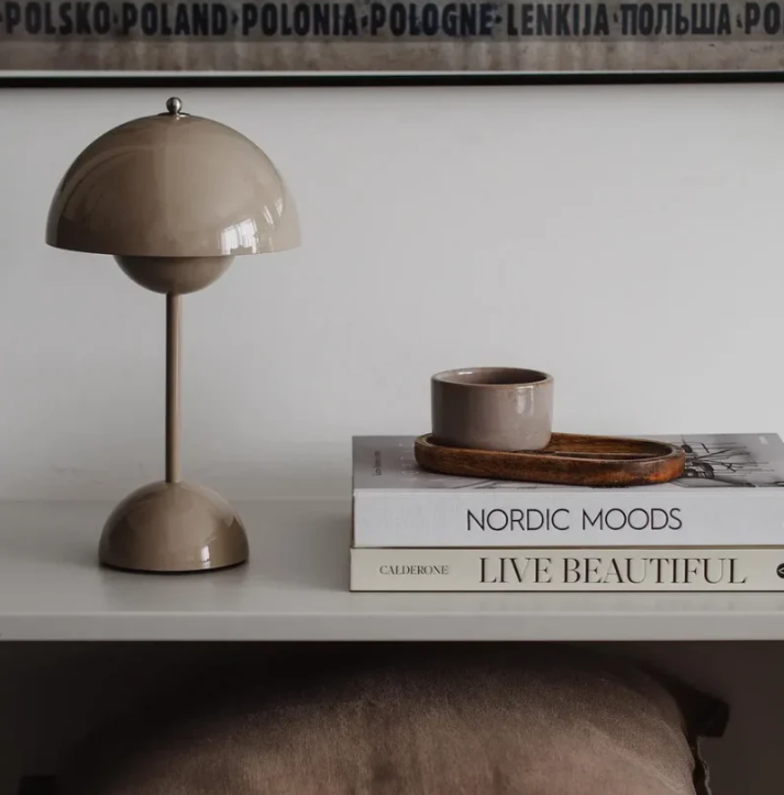Modern Elegant Table Lamp