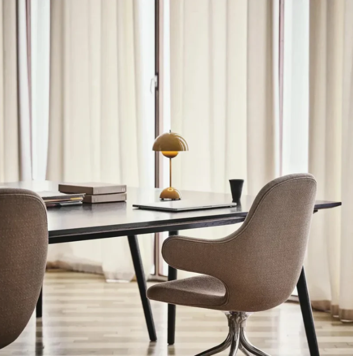 Modern Elegant Table Lamp